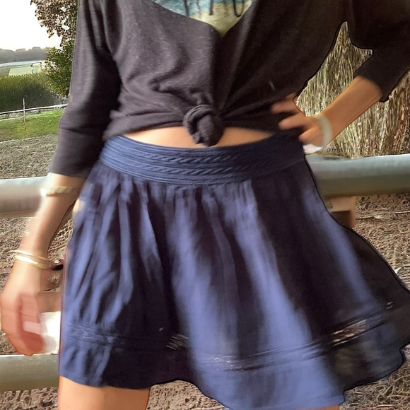 51A. Aeropostale Navy Blue Mini Skirt Medium - Picture 6 of 7